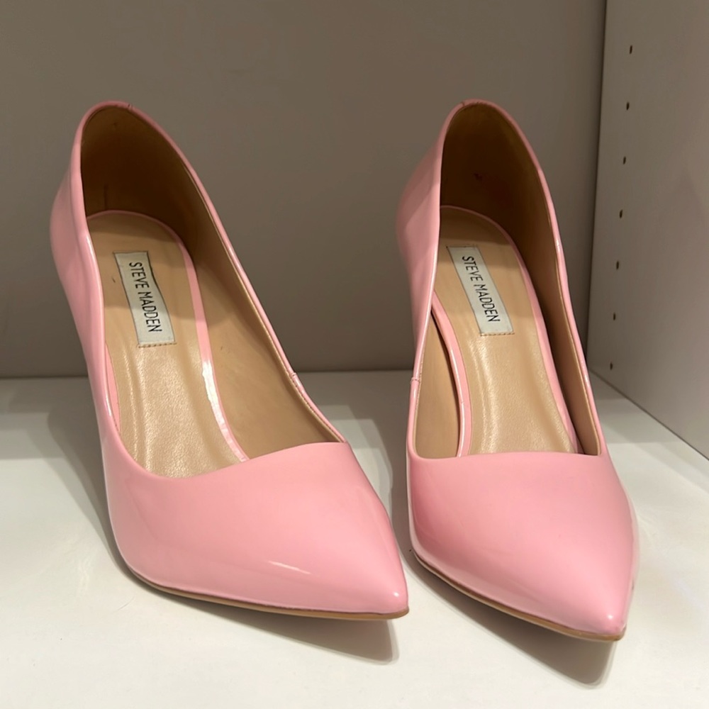 Steve Madden Blush Pink Pumps